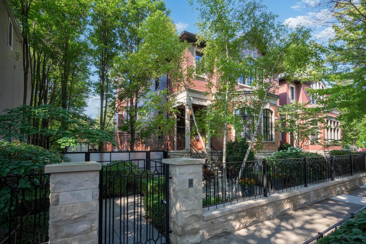 Carrie McCormick: Curating Chicago's Elite Residential Landscape